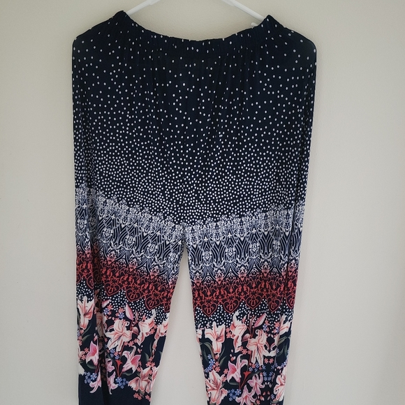 Easy flowing pajama/bottom - Picture 2 of 3